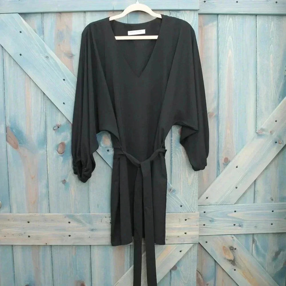 Amanda Uprichard Dresses & Skirts - Amanda Uprichard Black Dress Size Medium Tie Waist Belt